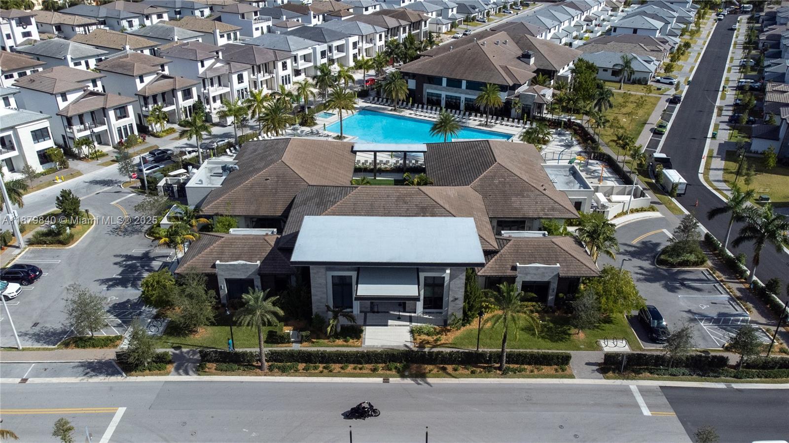 DOWNTOWN DORAL SOUTH PHAS - Residential