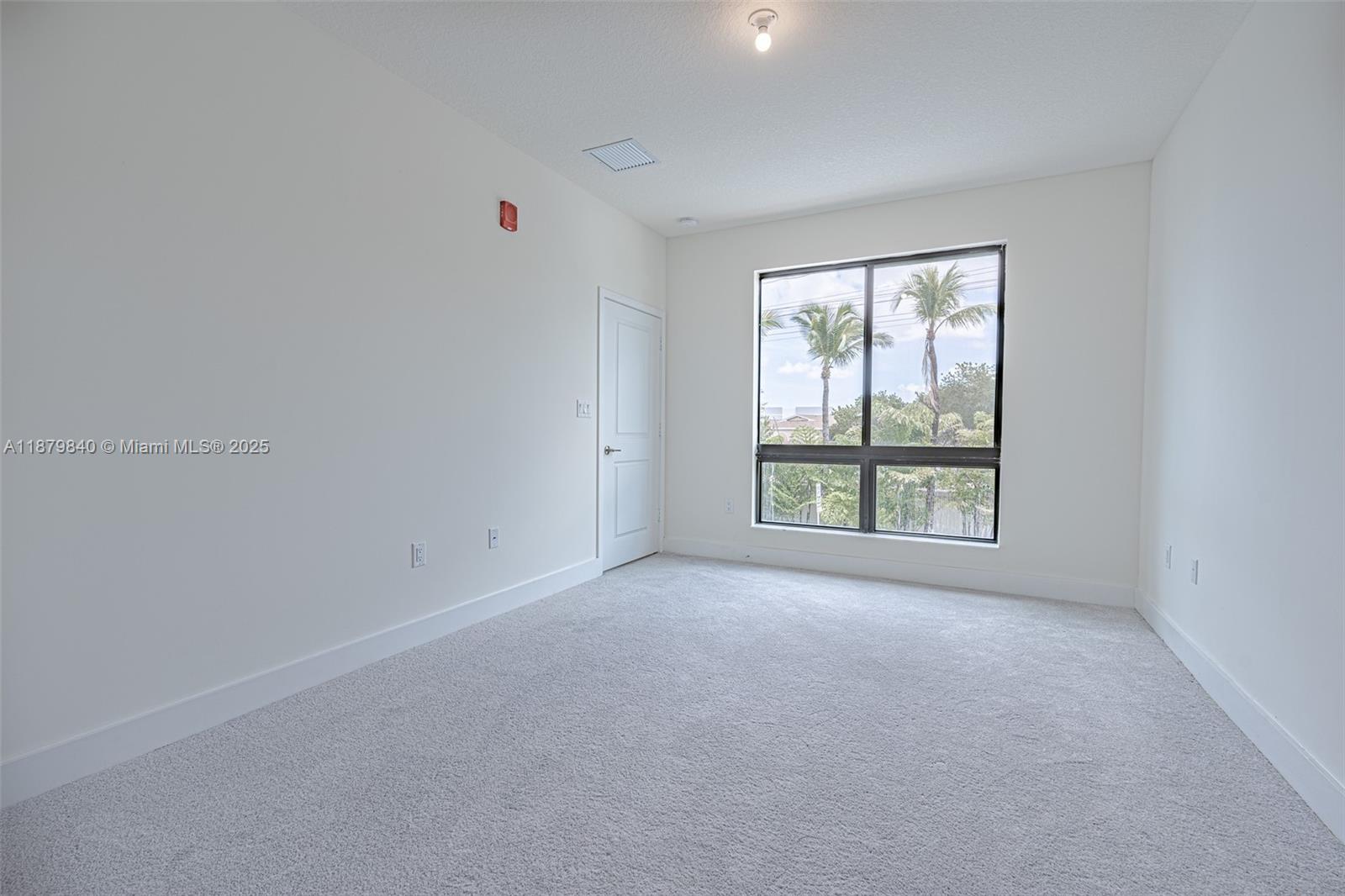 DOWNTOWN DORAL SOUTH PHAS - Residential