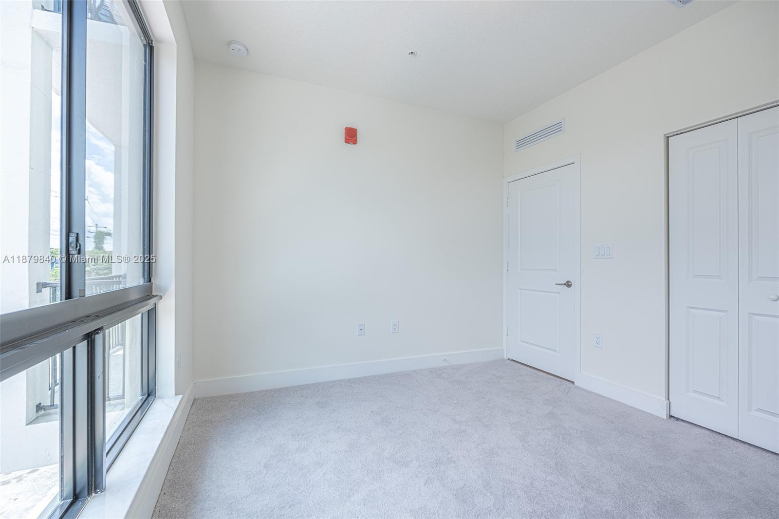 DOWNTOWN DORAL SOUTH PHAS - Residential