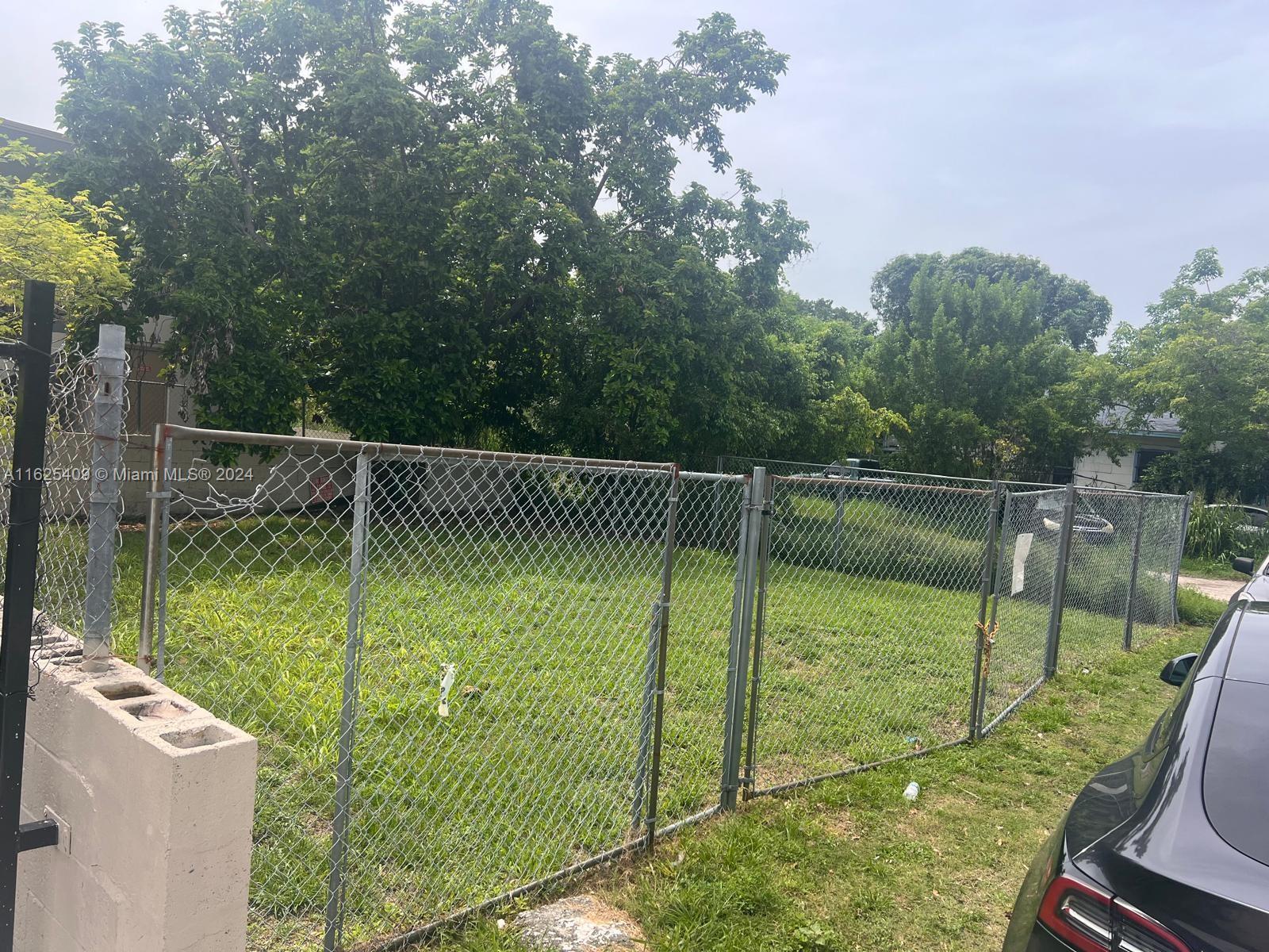 We are pleased to present this 2272 square feet lot located in the rapidly growing area of Little River. This property is zoned TR-5, making it ideal for multifamily or residential development. The neighborhood is booming, offering excellent potential for investment and development.
