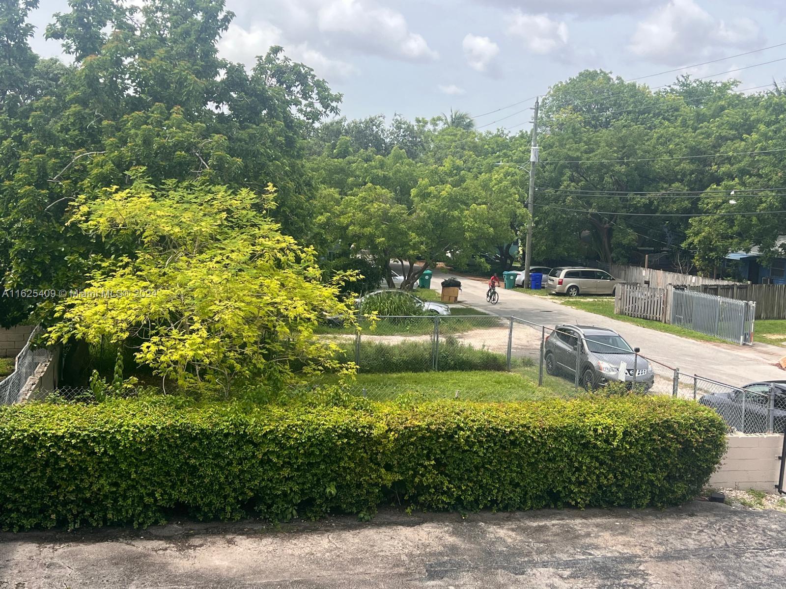 LITTLE RIVER GARDENS - Land