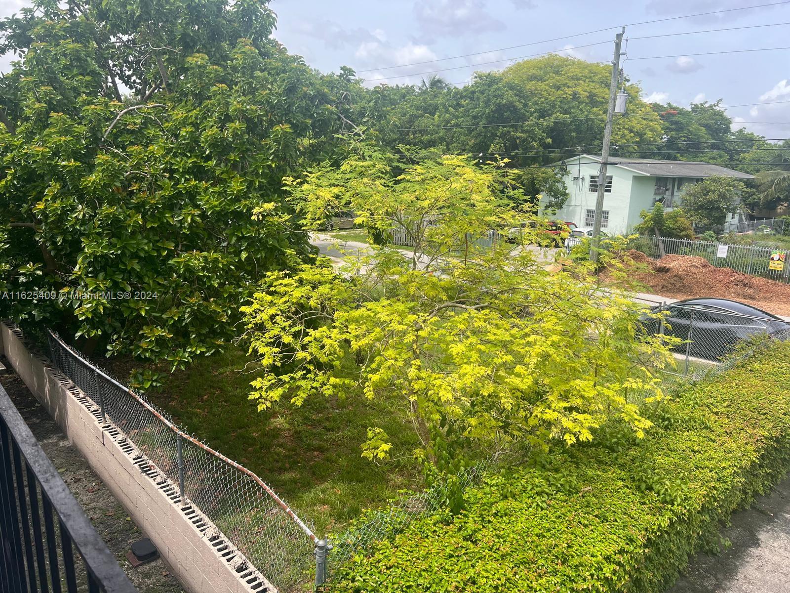 LITTLE RIVER GARDENS - Land