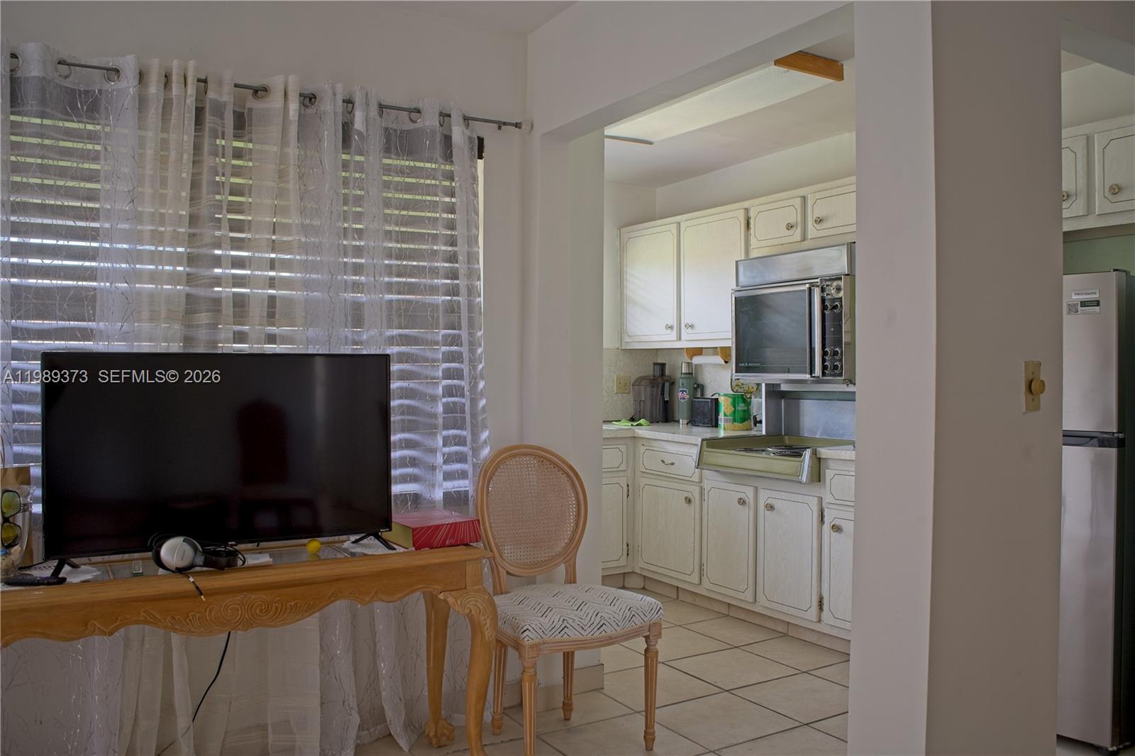 BEVERLY HILLS CONDO NUMBE - Residential