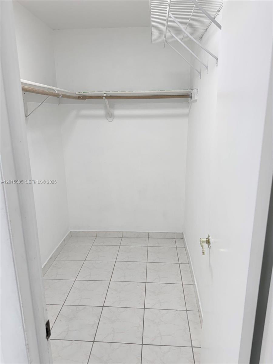 SOUTH BAY ESTATES - Residential Lease