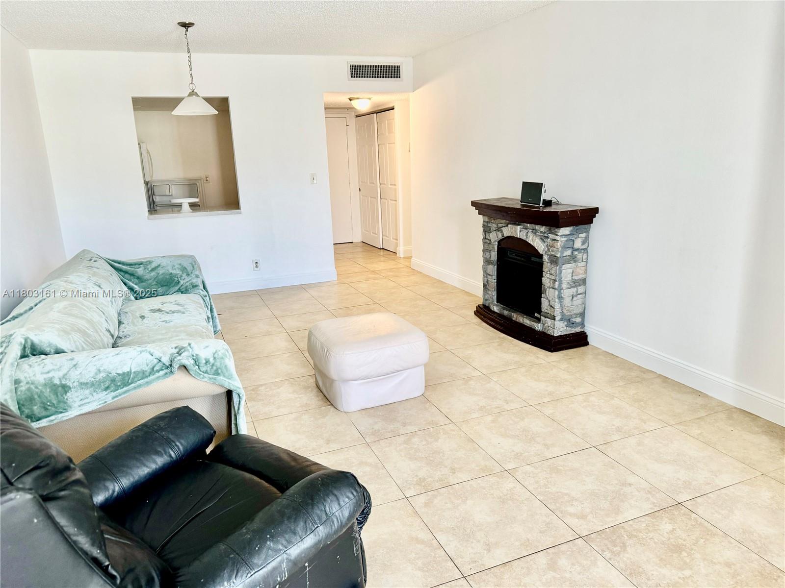 801 Three Islands Blvd 417, Hallandale Beach, Broward County, Florida - 1 Bedrooms  
1 Bathrooms - 