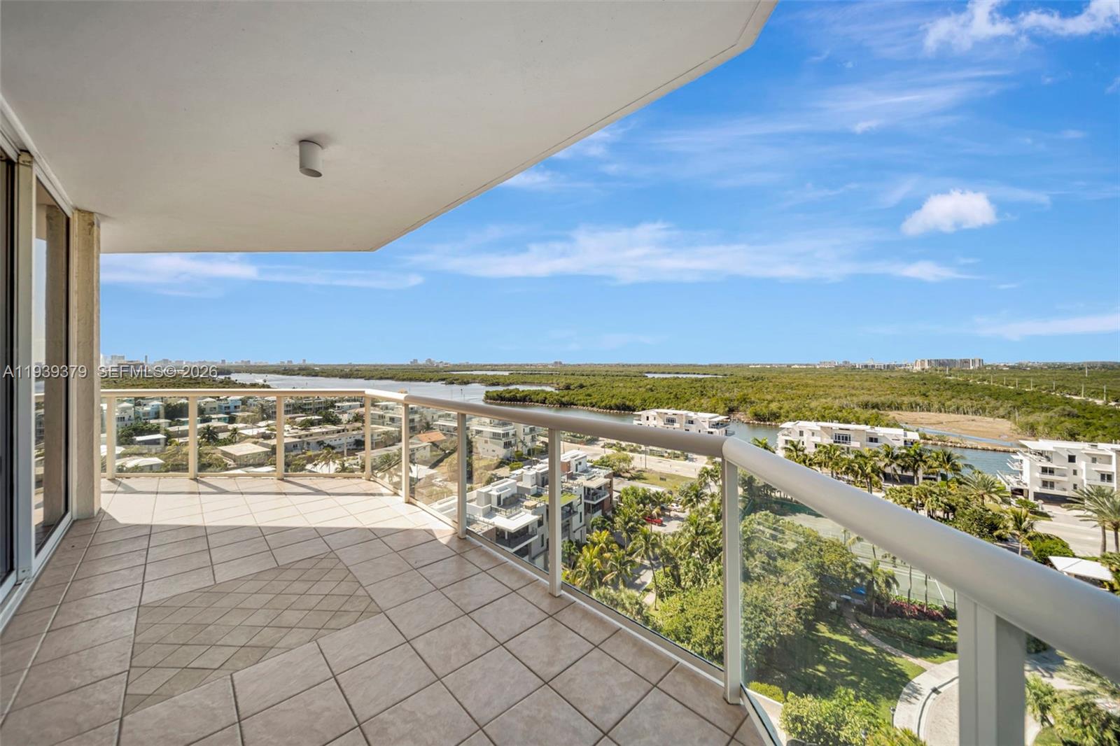 RENAISSANCE ON THE OCEAN - Residential