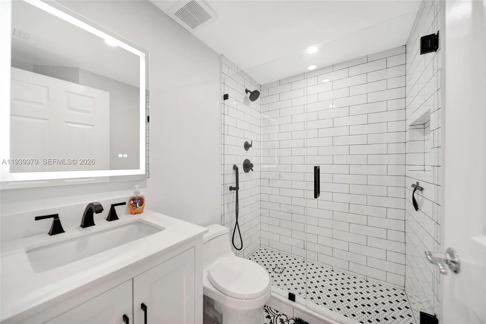 RENAISSANCE ON THE OCEAN - Residential