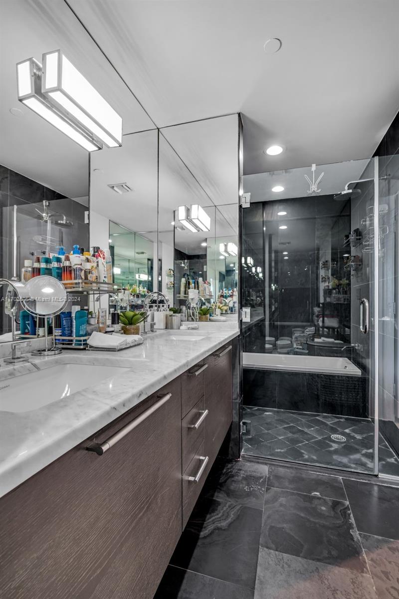 900 BISCAYNE BAY CONDO - Residential