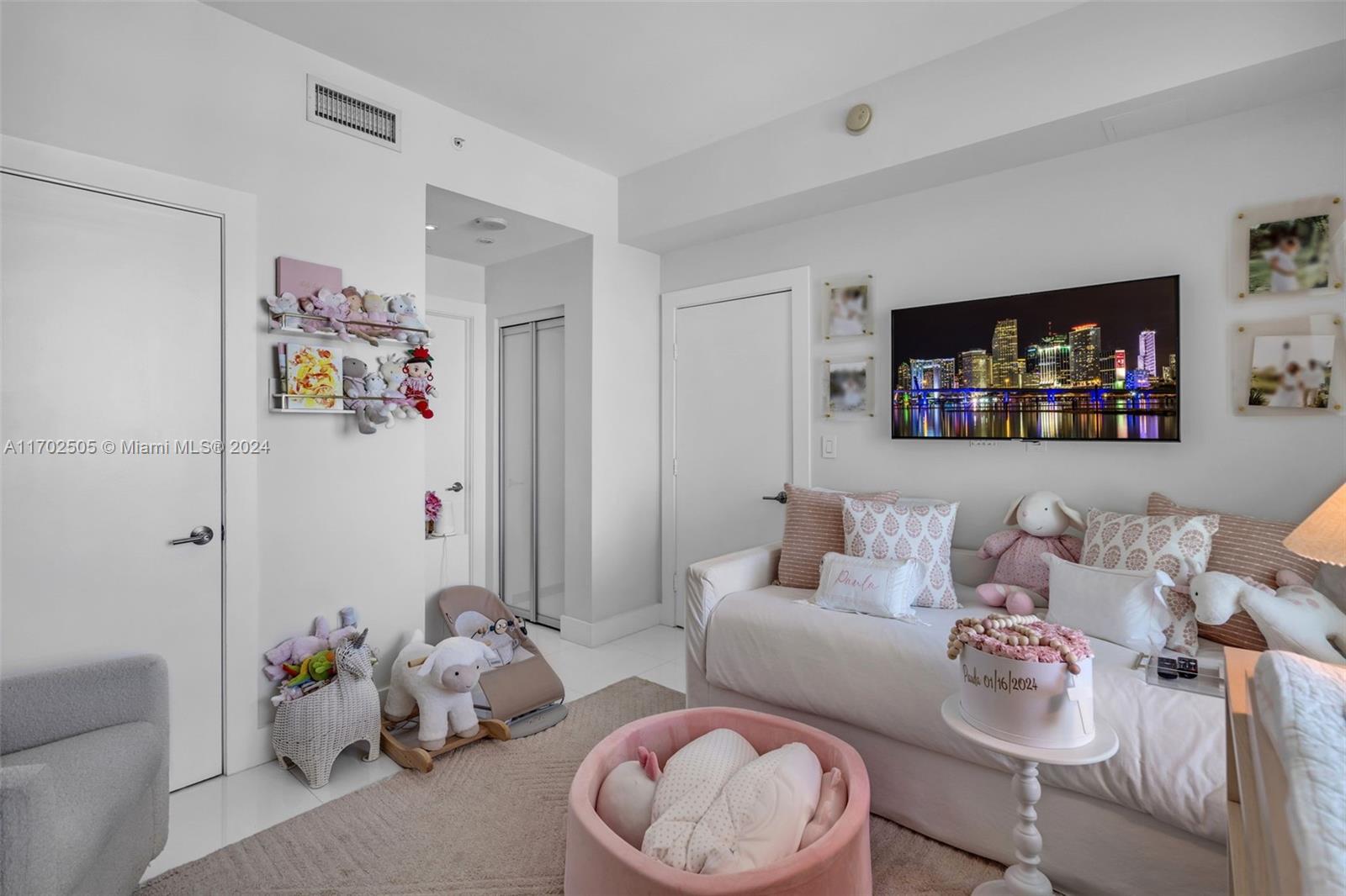 900 BISCAYNE BAY CONDO - Residential