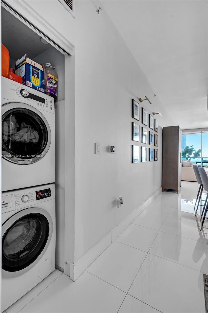 900 BISCAYNE BAY CONDO - Residential