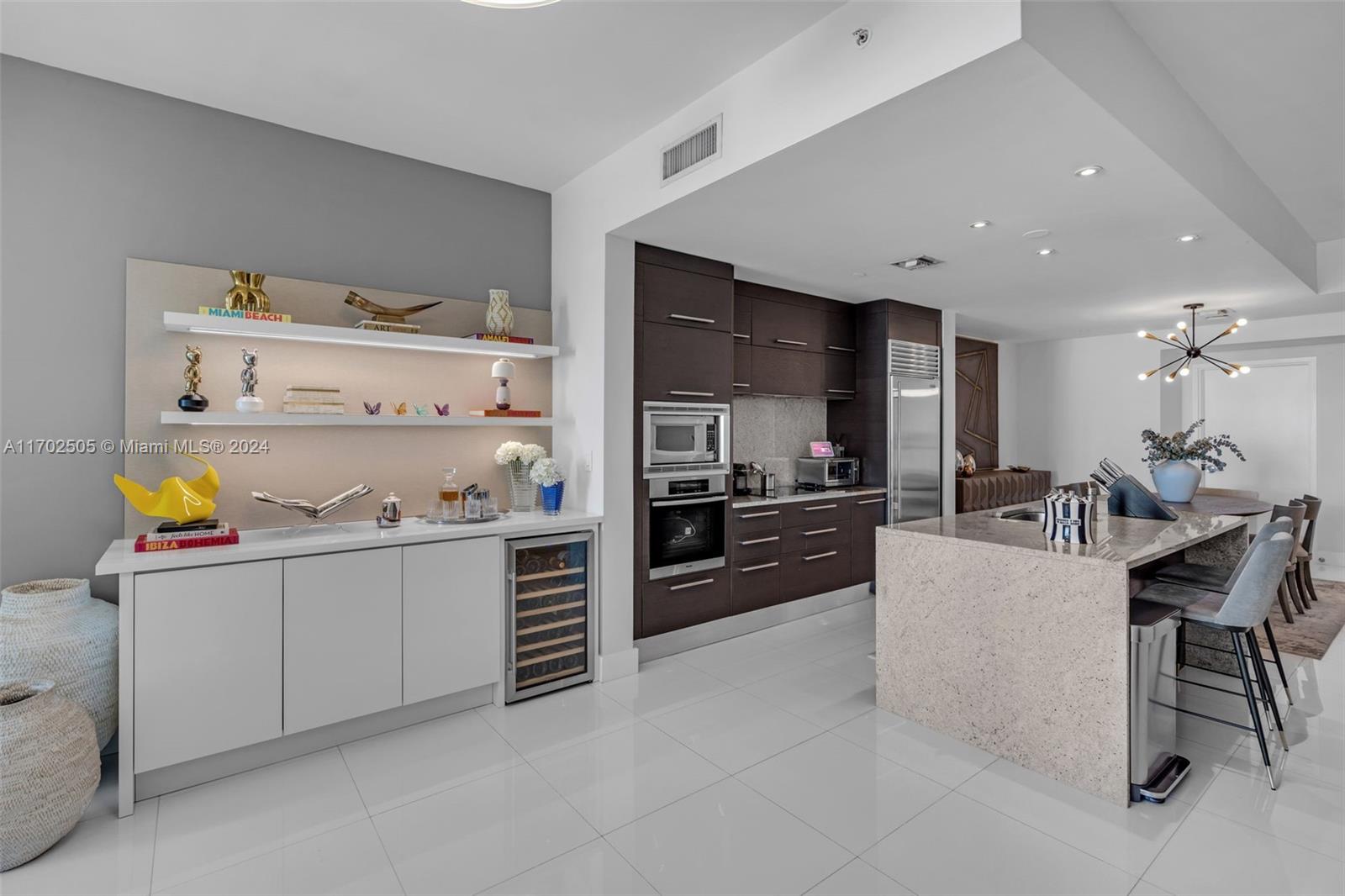 900 BISCAYNE BAY CONDO - Residential