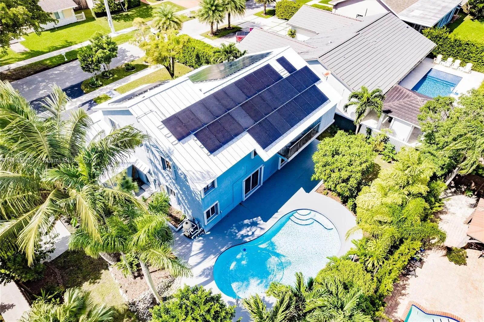 Miami, Florida 33186, United States, 5 Bedrooms Bedrooms, ,3 BathroomsBathrooms,Residential,Pending,37044