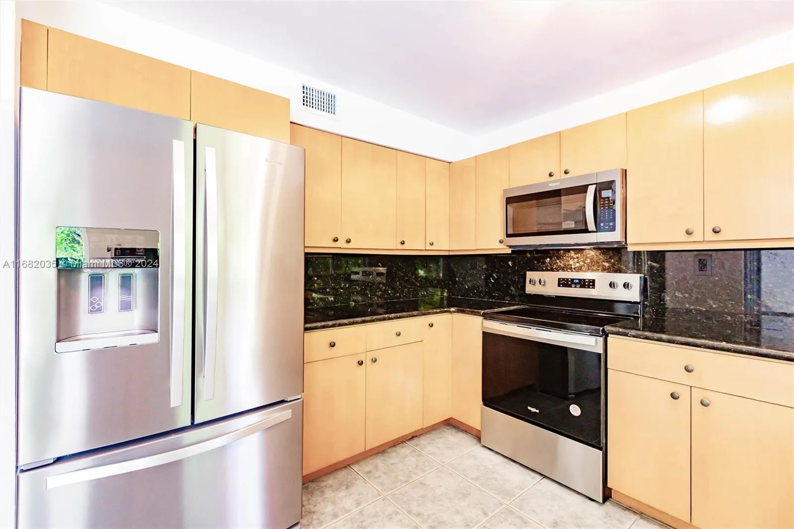 Miami, Florida 33186, United States, 5 Bedrooms Bedrooms, ,3 BathroomsBathrooms,Residential,Pending,37044