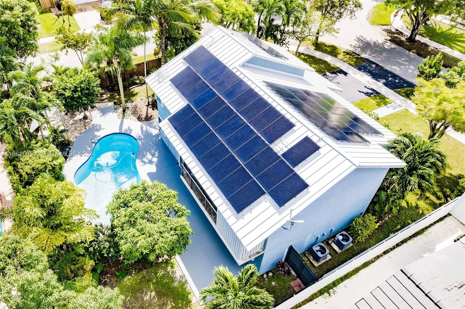 Miami, Florida 33186, United States, 5 Bedrooms Bedrooms, ,3 BathroomsBathrooms,Residential,Pending,37044