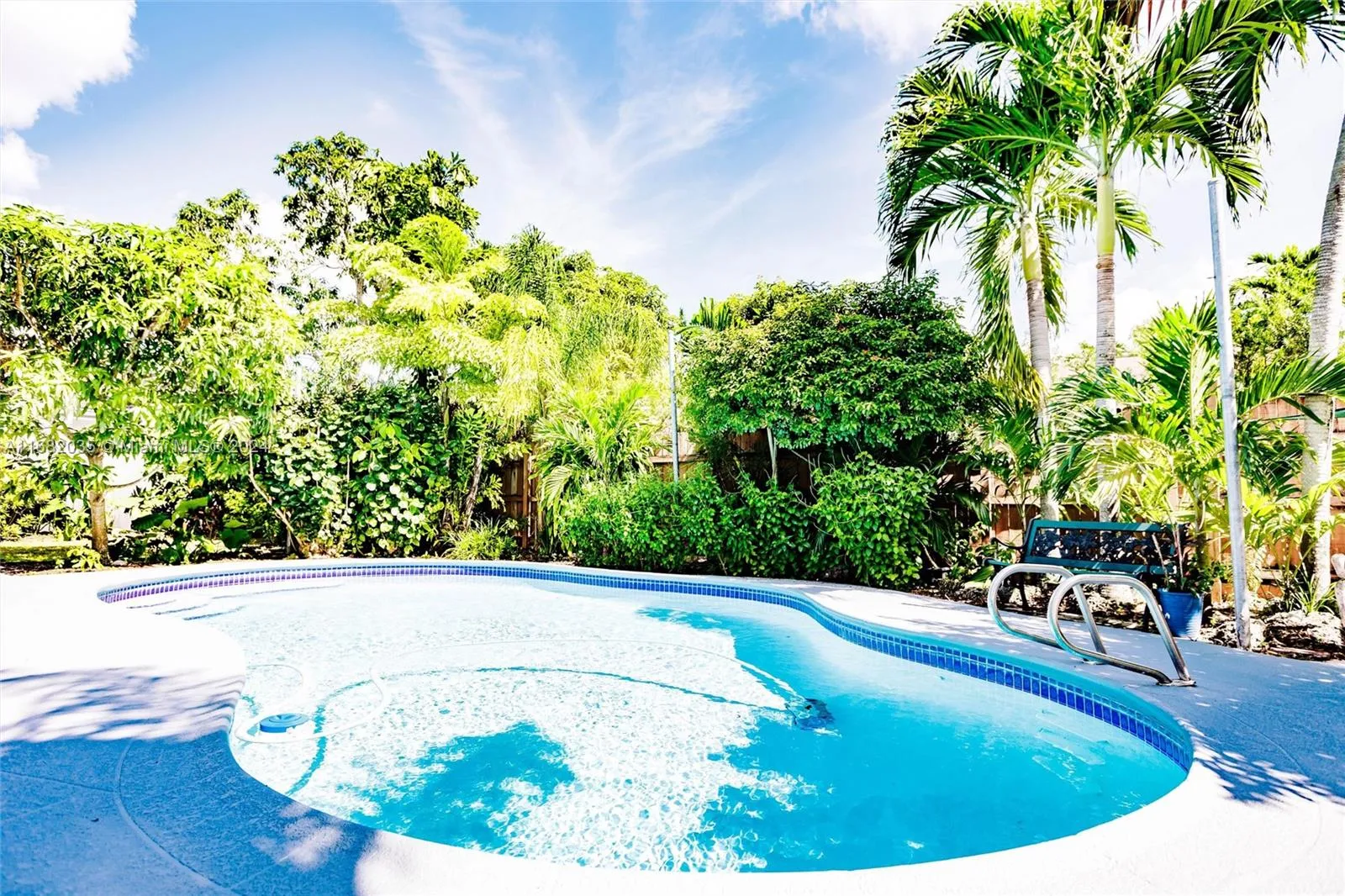 Miami, Florida 33186, United States, 5 Bedrooms Bedrooms, ,3 BathroomsBathrooms,Residential,Pending,37044