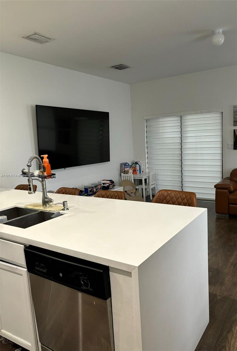 BELLAGIO VILLAS - Residential Lease