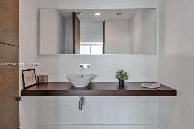 900 BISCAYNE BAY CONDO - Residential Lease