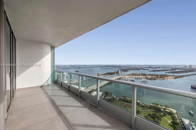 900 BISCAYNE BAY CONDO - Residential Lease