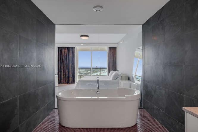 900 BISCAYNE BAY CONDO - Residential Lease