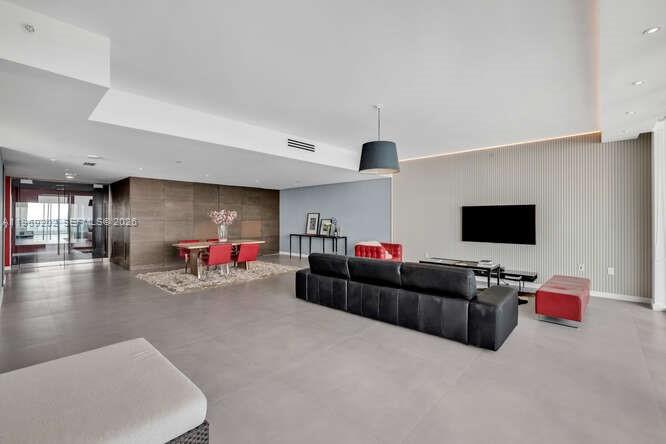 900 BISCAYNE BAY CONDO - Residential Lease