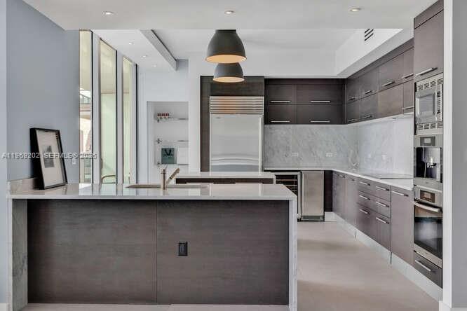 900 BISCAYNE BAY CONDO - Residential Lease