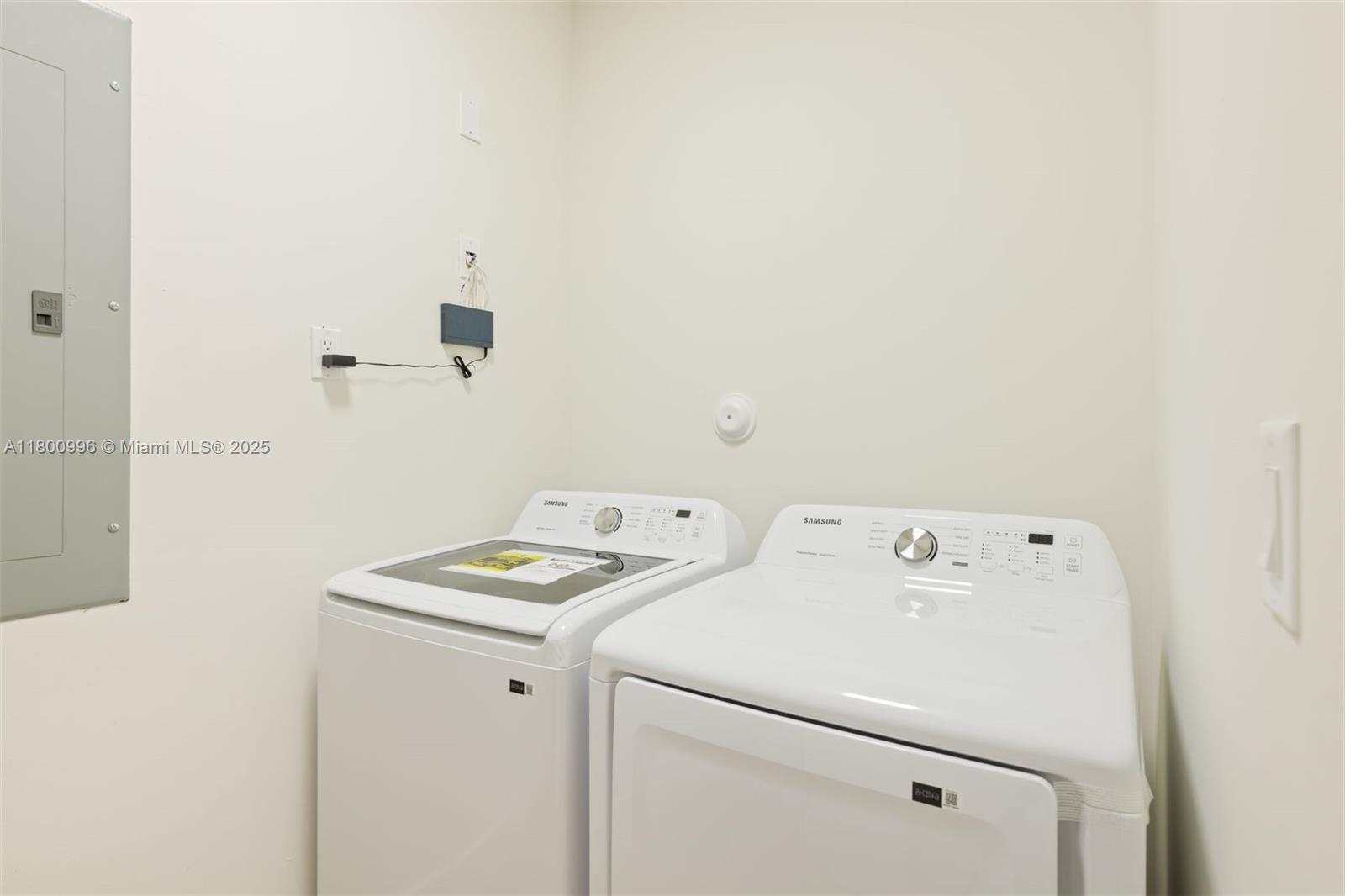 GROVELAND PARK - Residential Lease