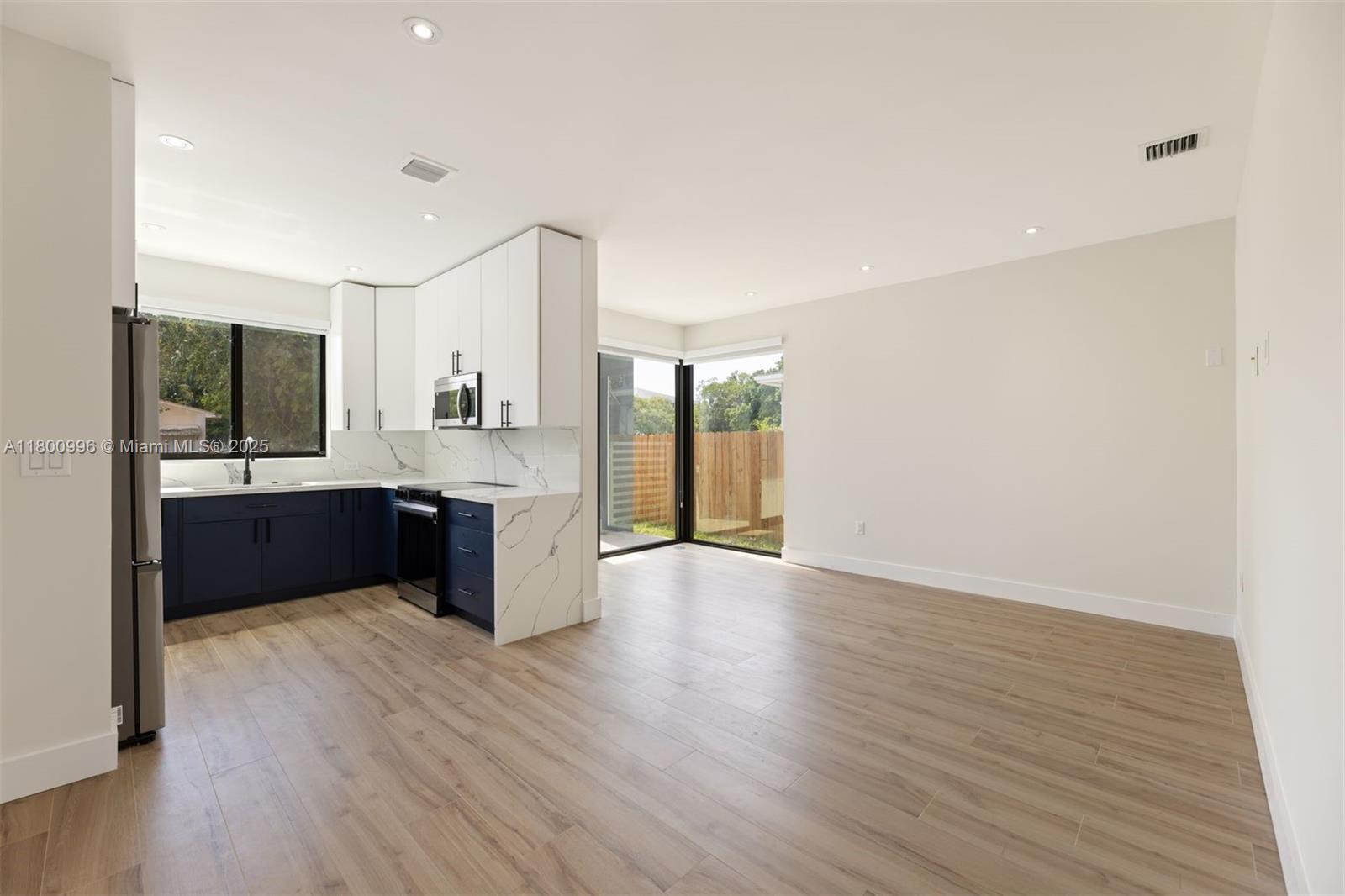 GROVELAND PARK - Residential Lease