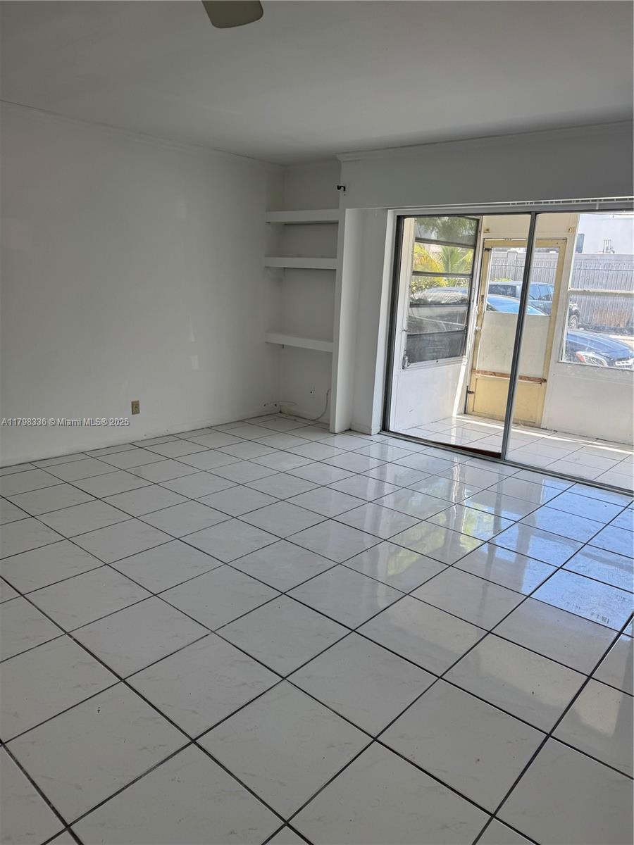 4041 NW 16th St 103