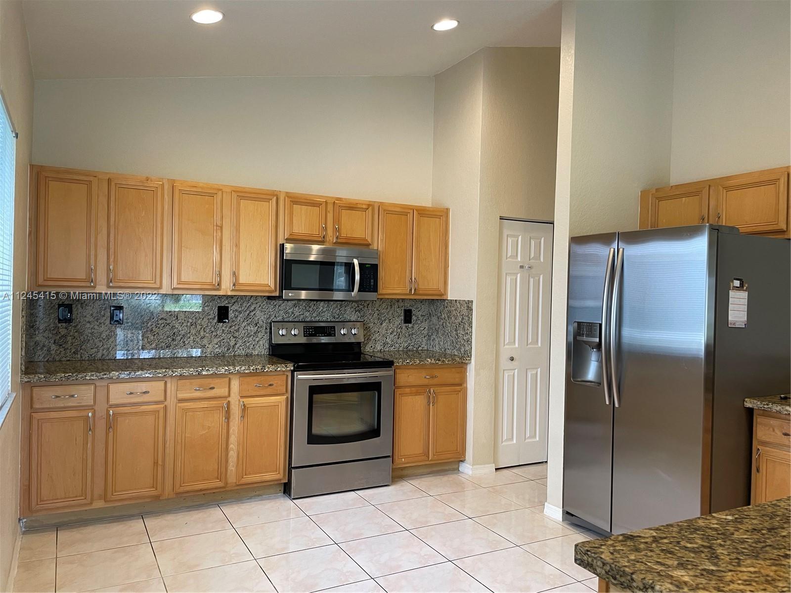 THE RESERVE AT DORAL - Residential Lease