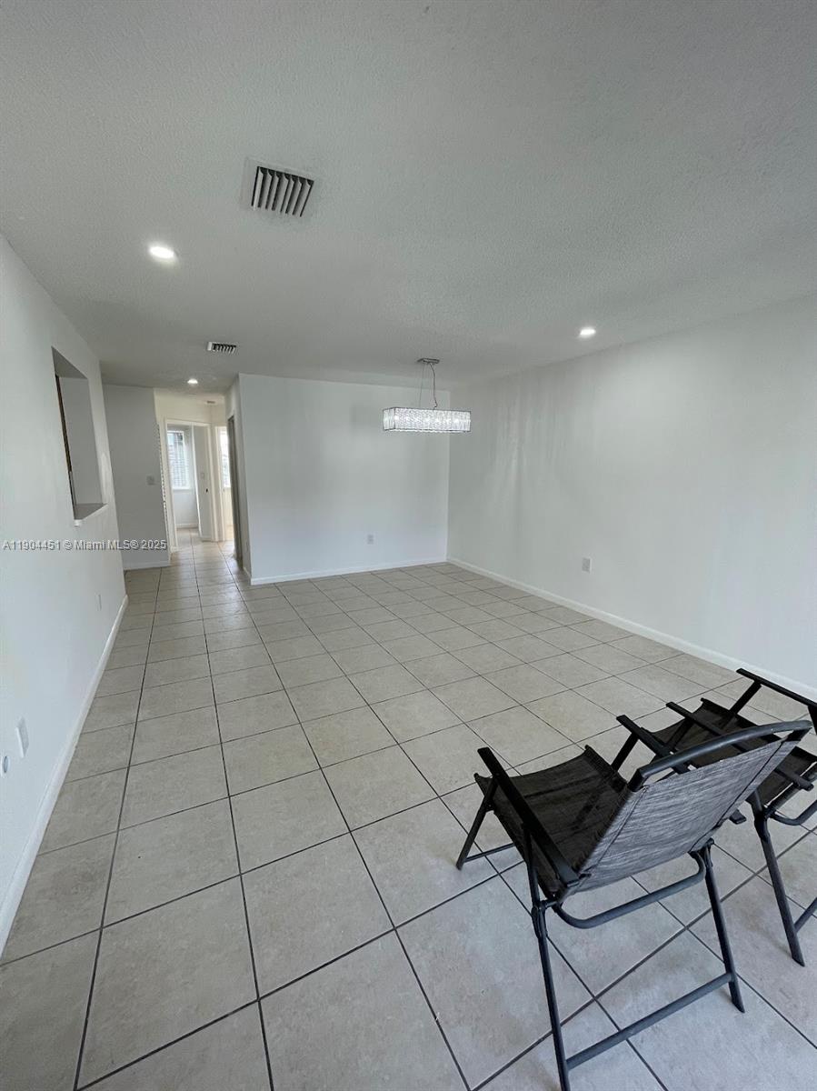 VILLA REAL CONDO NO 5 - Residential Lease