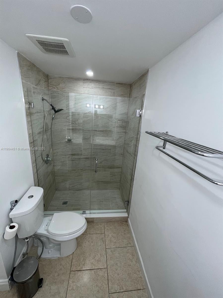 VILLA REAL CONDO NO 5 - Residential Lease