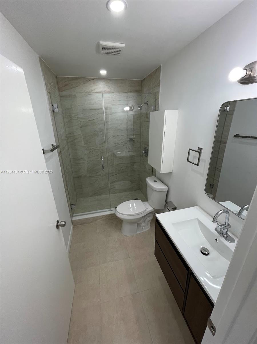 VILLA REAL CONDO NO 5 - Residential Lease