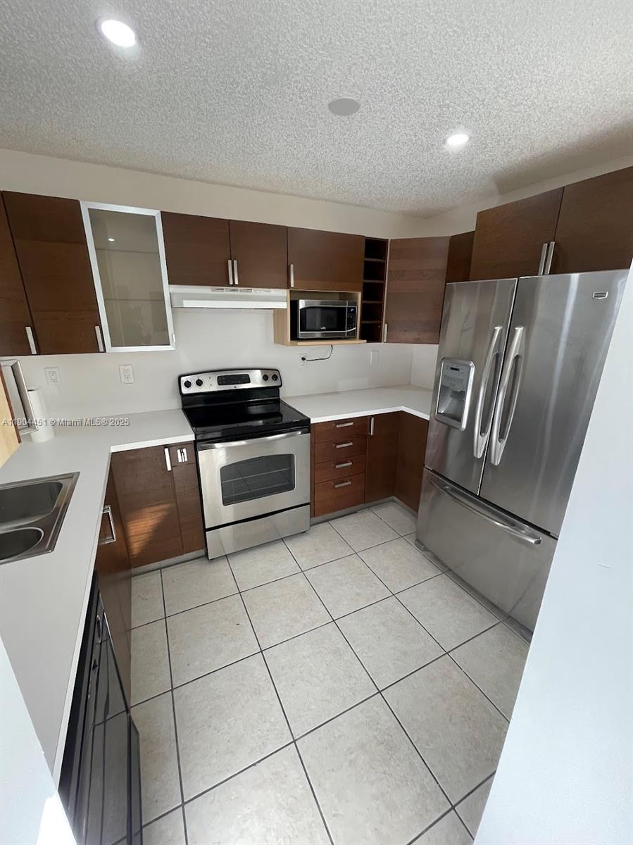 VILLA REAL CONDO NO 5 - Residential Lease