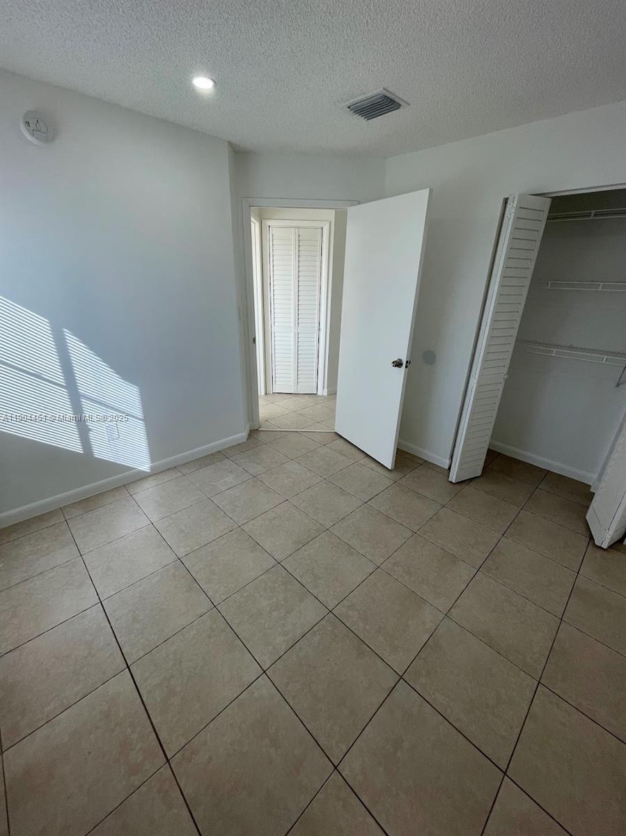 VILLA REAL CONDO NO 5 - Residential Lease