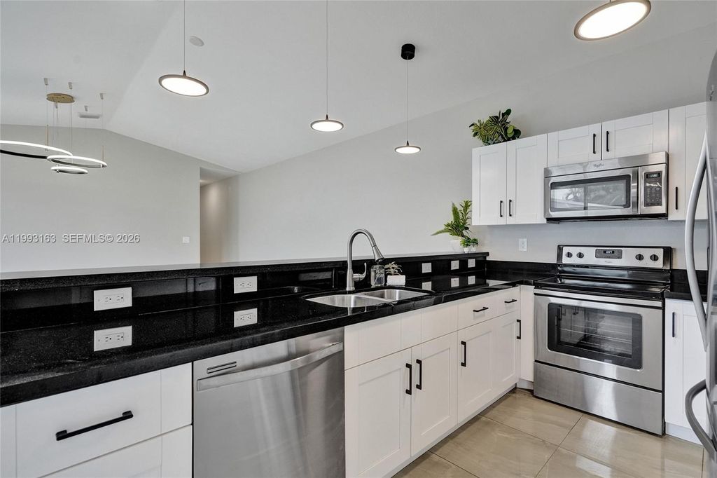 Photo of 62 NE 26th St #62, Wilton Manors, FL 33305 (MLS # A11993163)