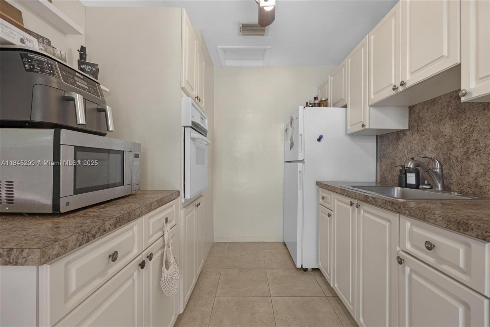 EDGEWATER ESTATES 1ST ADD - Residential Income