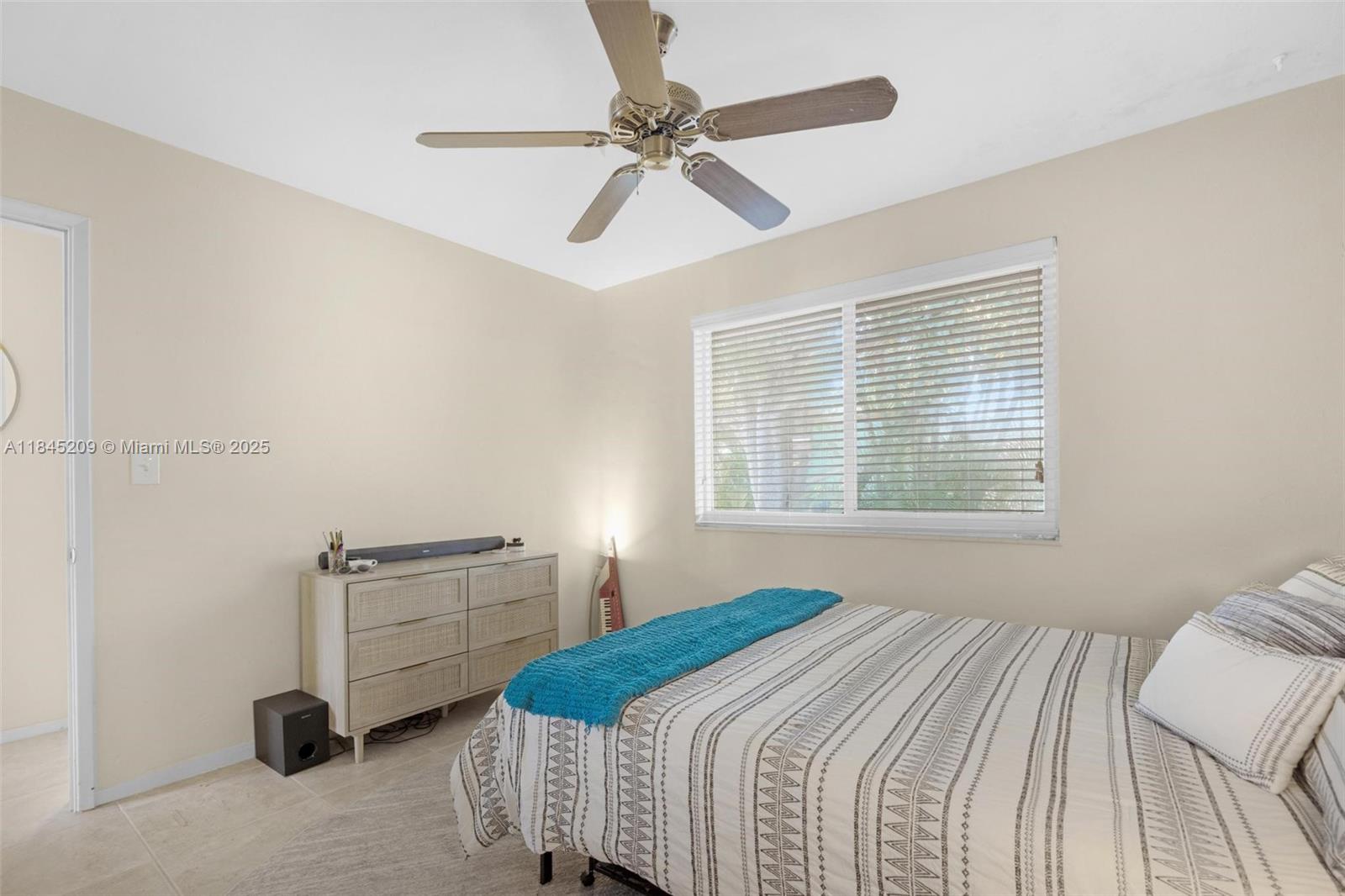 EDGEWATER ESTATES 1ST ADD - Residential Income