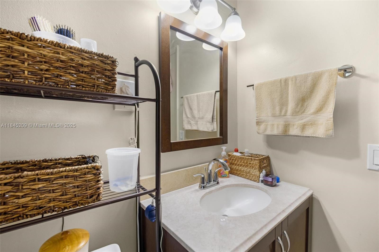 EDGEWATER ESTATES 1ST ADD - Residential Income