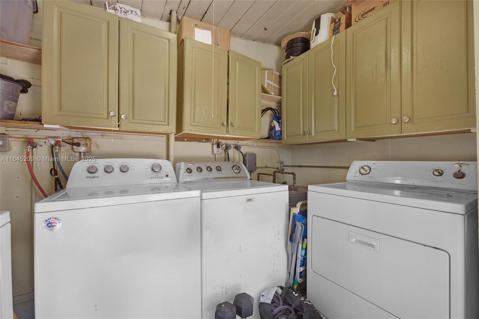 EDGEWATER ESTATES 1ST ADD - Residential Income