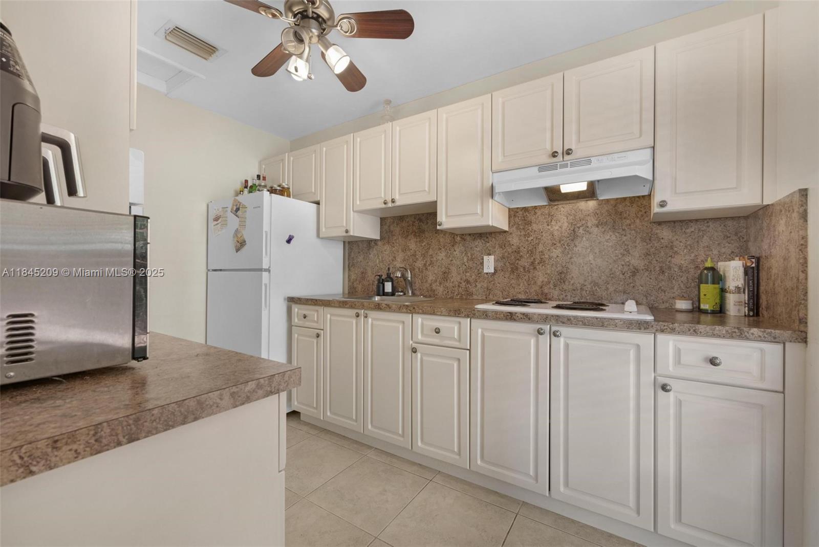 EDGEWATER ESTATES 1ST ADD - Residential Income