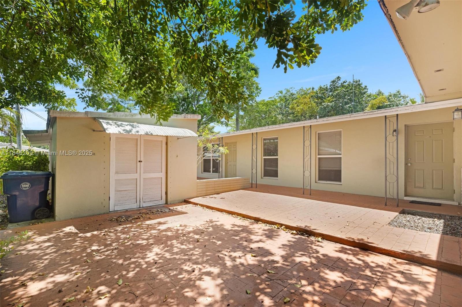 EDGEWATER ESTATES 1ST ADD - Residential Income