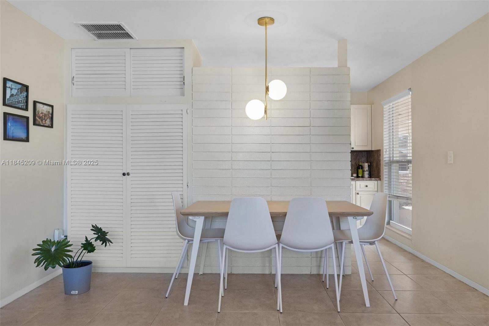 EDGEWATER ESTATES 1ST ADD - Residential Income