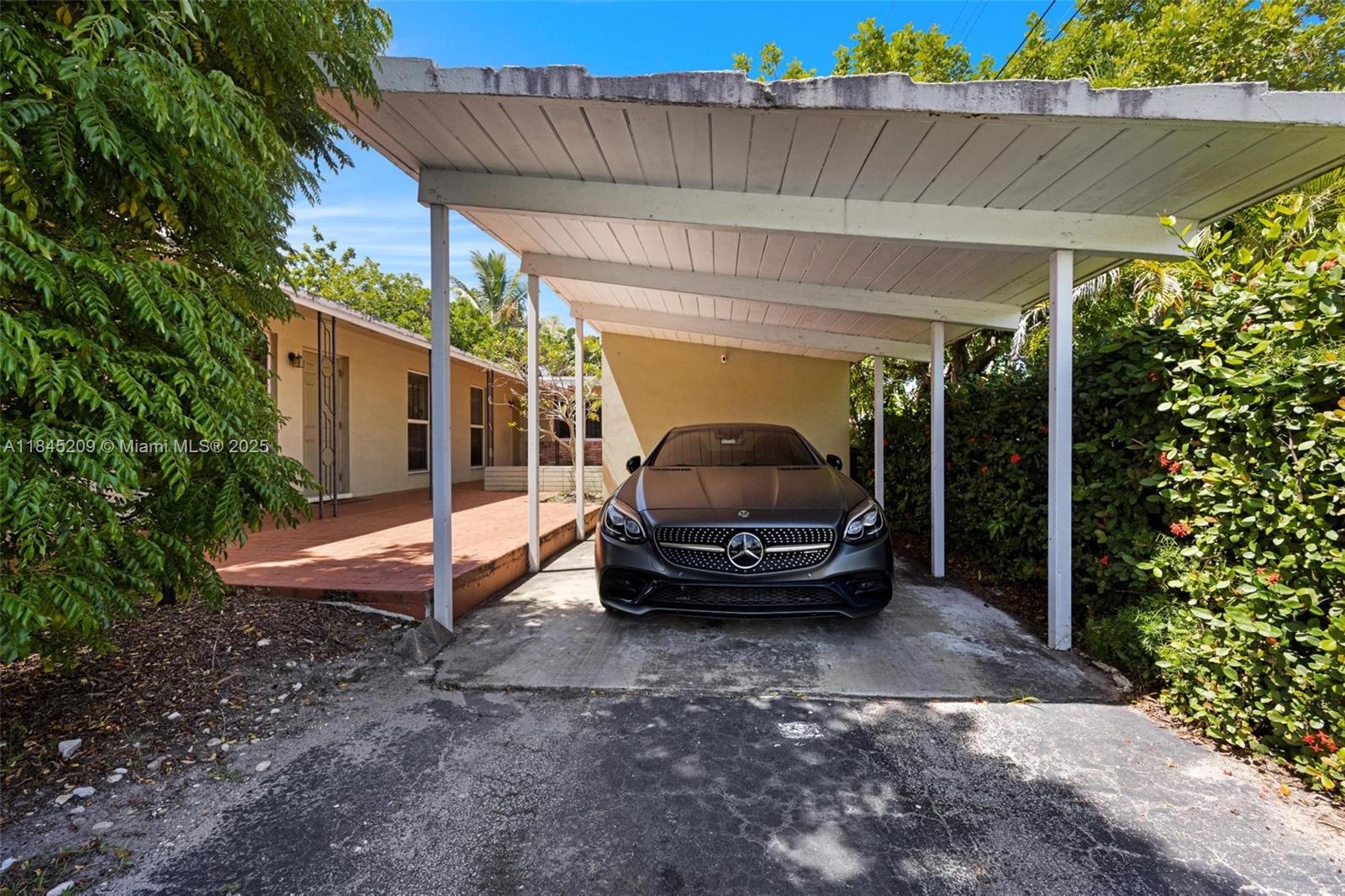 EDGEWATER ESTATES 1ST ADD - Residential Income