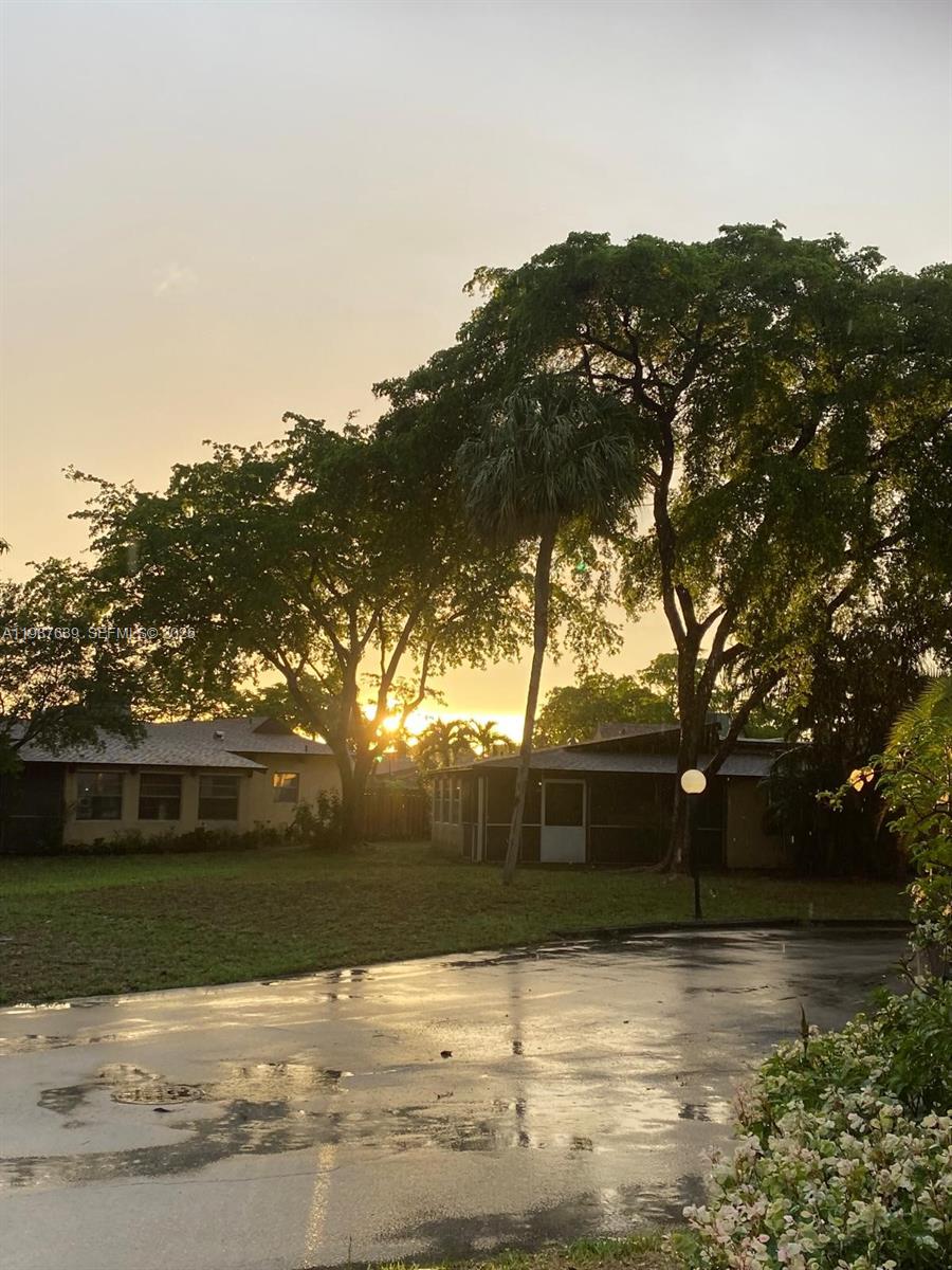 VILLAS AT CARRIAGE HILLS - Residential Lease