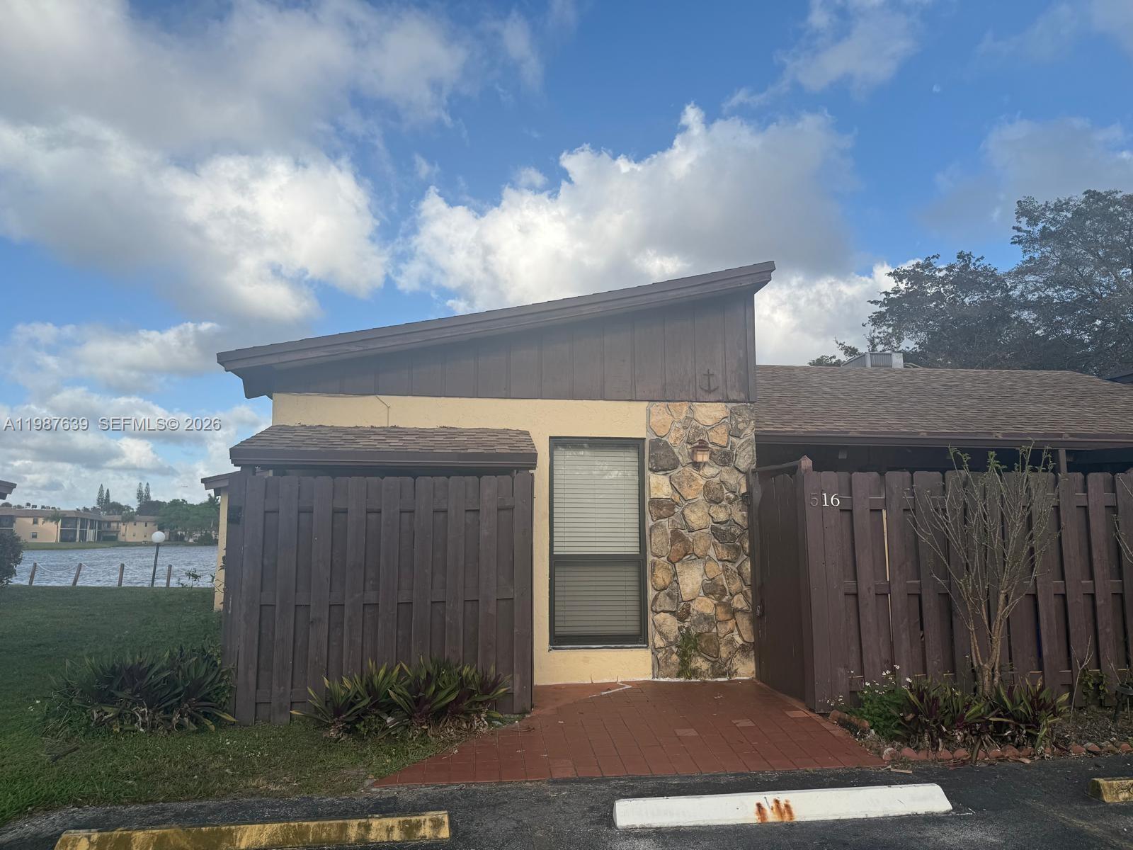 VILLAS AT CARRIAGE HILLS - Residential Lease