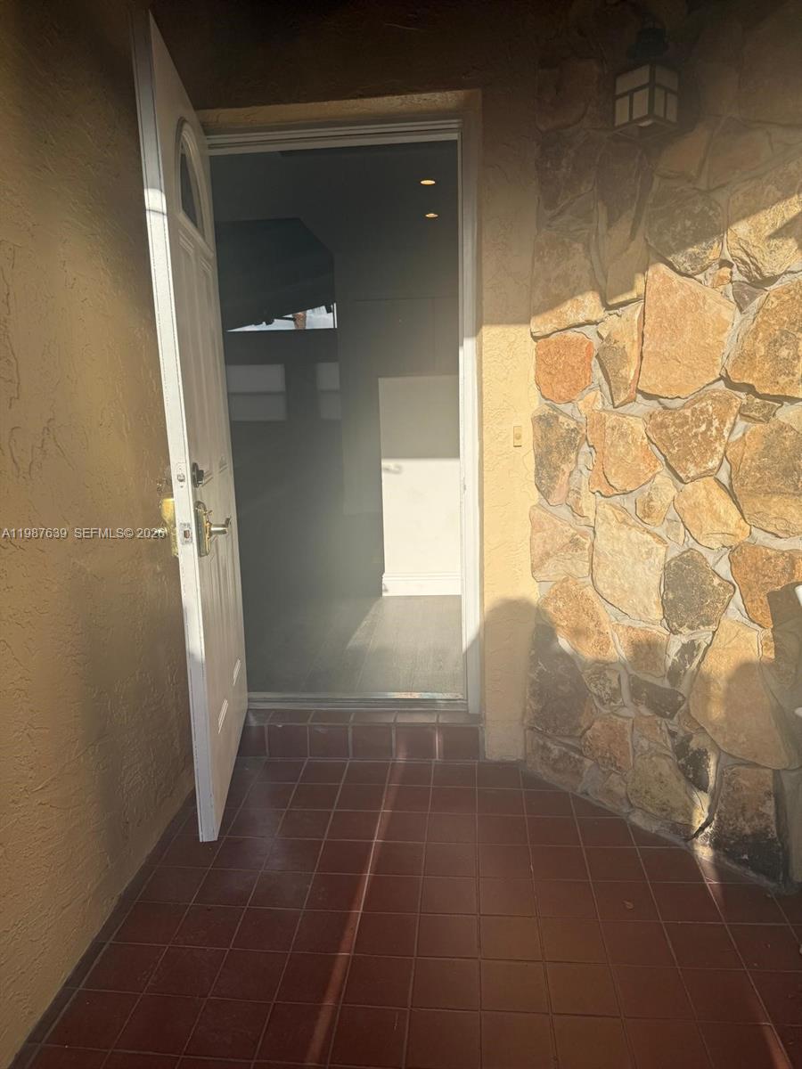 VILLAS AT CARRIAGE HILLS - Residential Lease