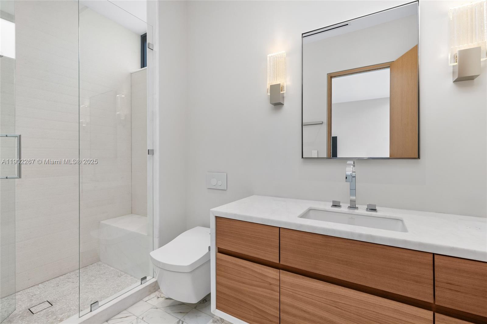 LAUDERDALE BEACH - Residential