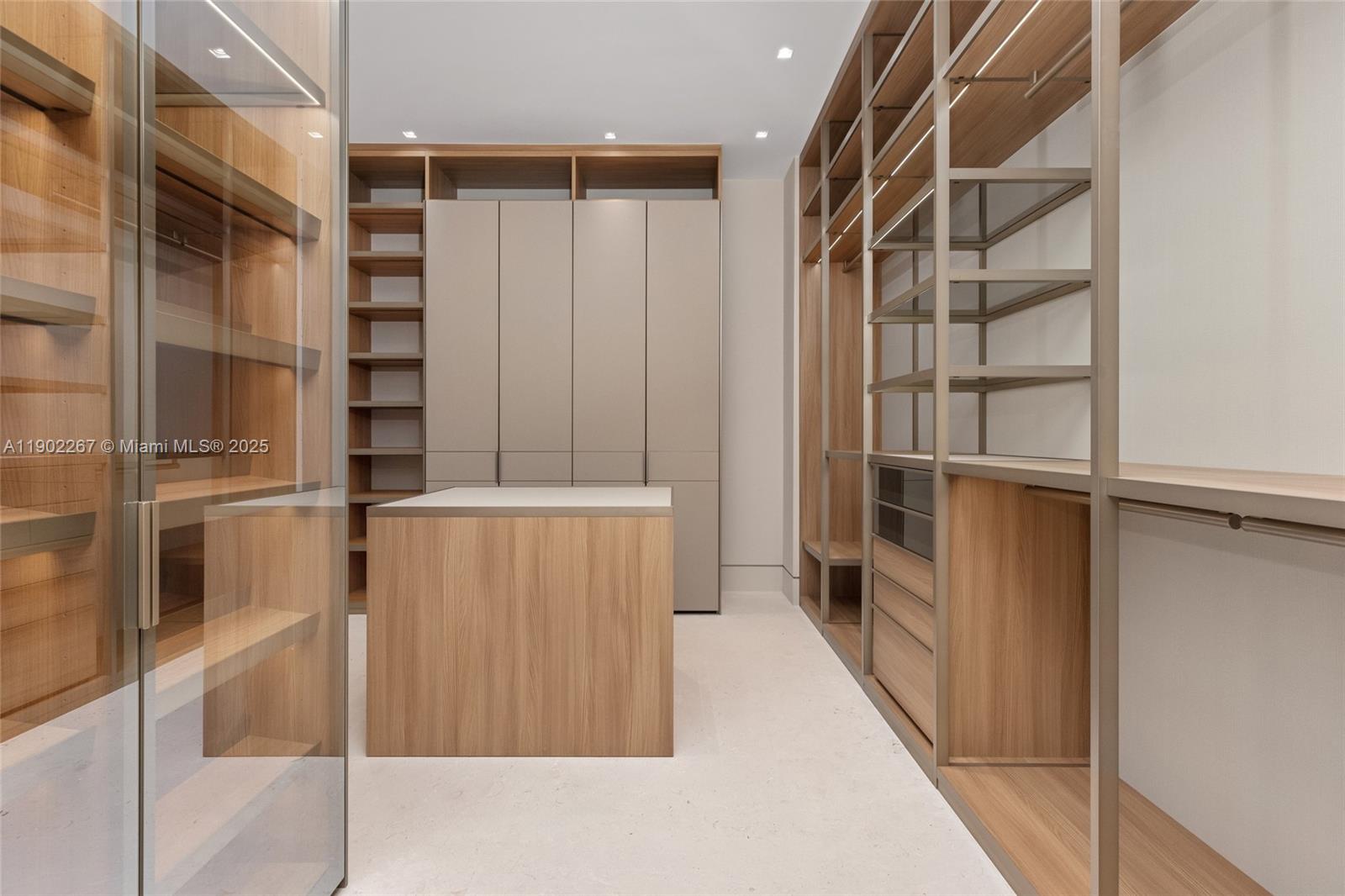 LAUDERDALE BEACH - Residential