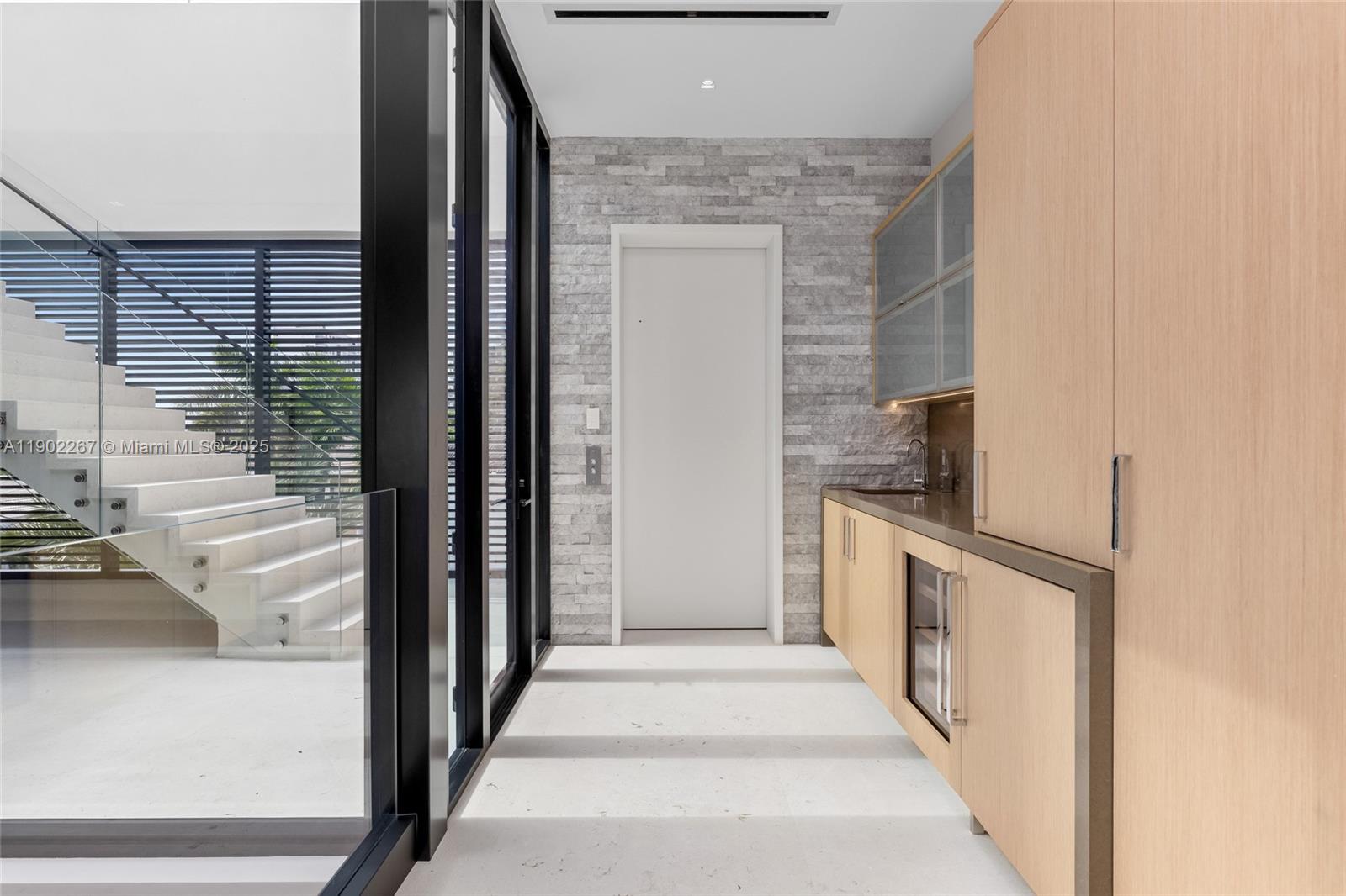 LAUDERDALE BEACH - Residential