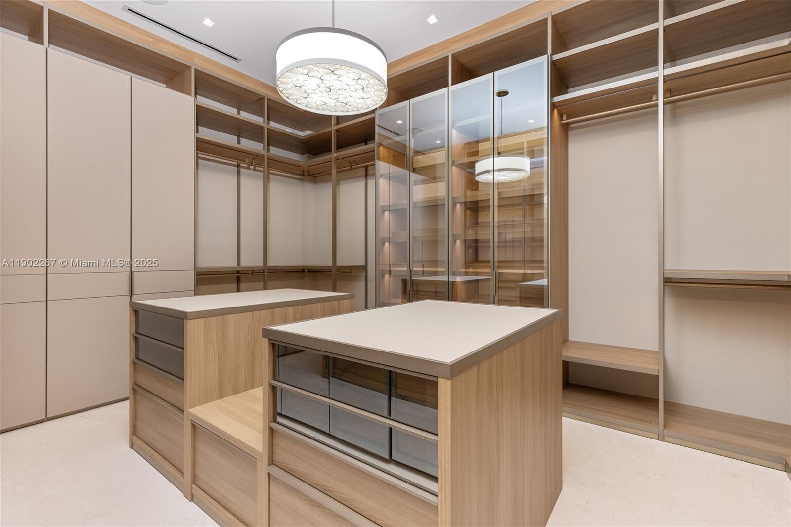 LAUDERDALE BEACH - Residential